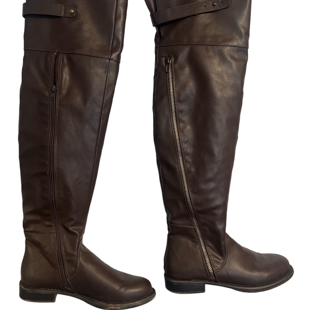 Boot - Picture 2 of 2